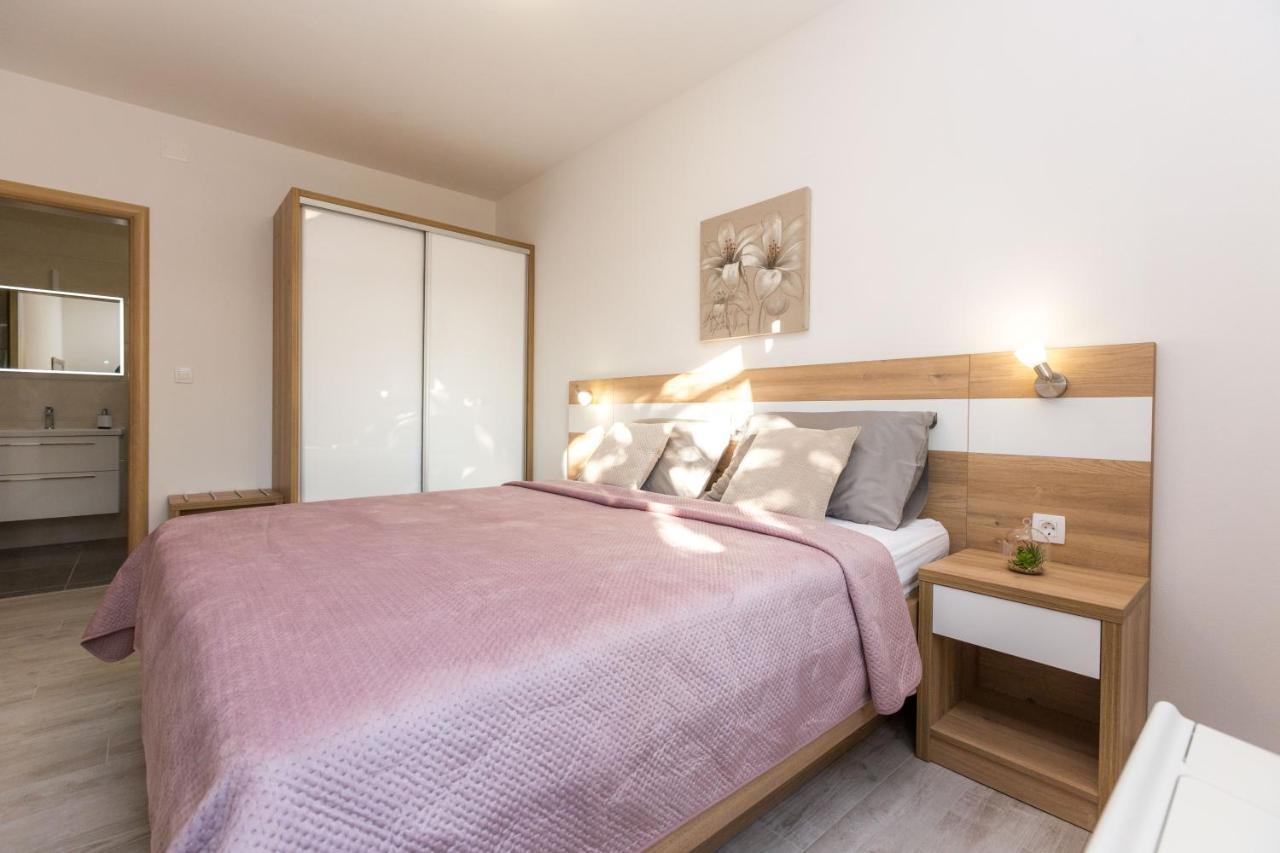 Apartmani Villa Paulo ستاريغغاد باكلينتسا المظهر الخارجي الصورة