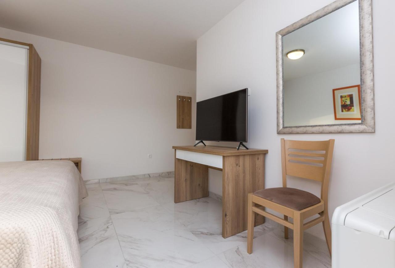 Apartmani Villa Paulo ستاريغغاد باكلينتسا المظهر الخارجي الصورة