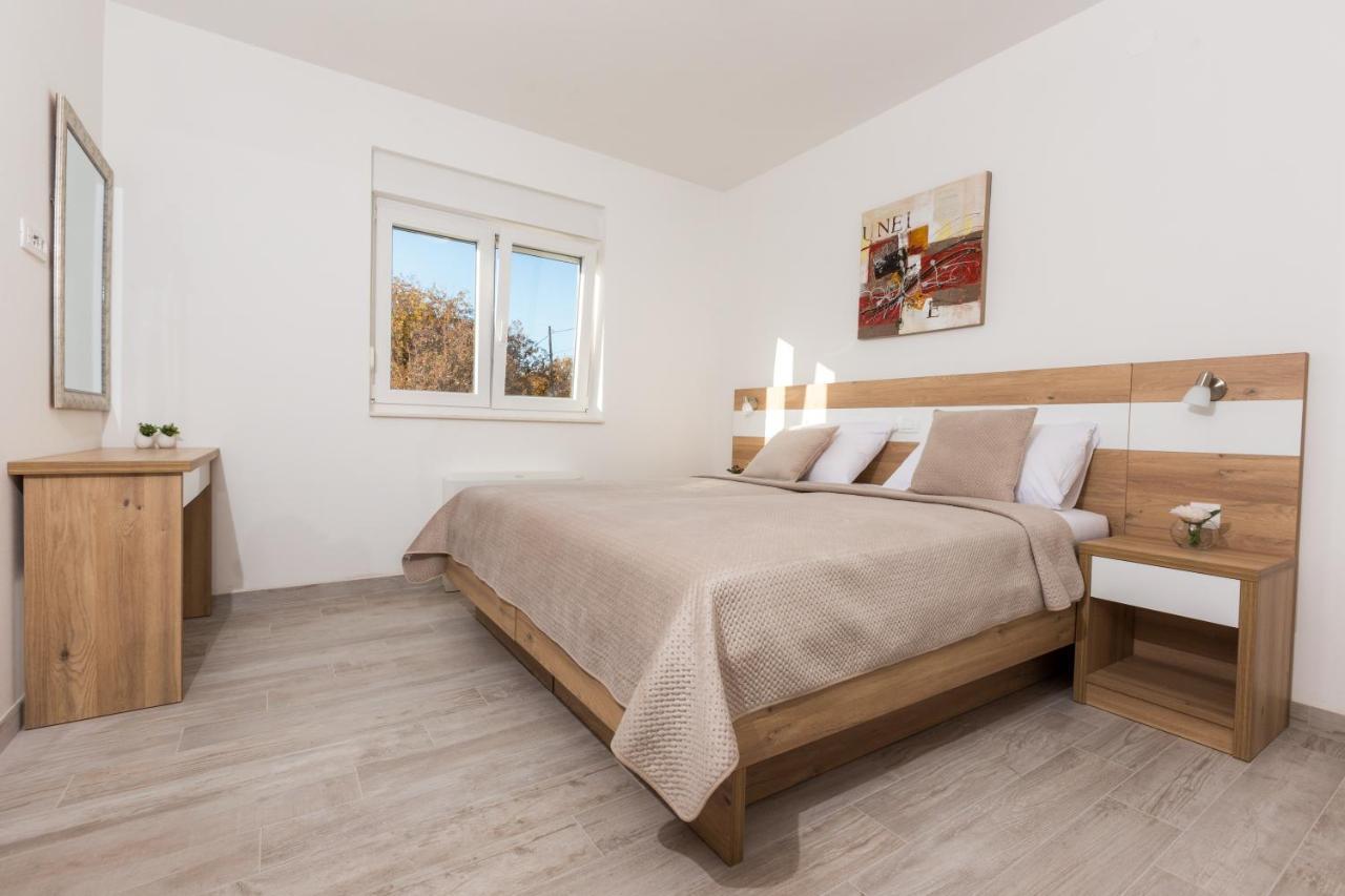 Apartmani Villa Paulo ستاريغغاد باكلينتسا المظهر الخارجي الصورة