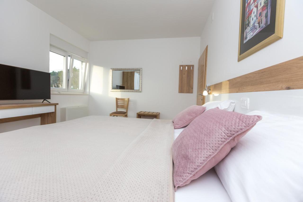 Apartmani Villa Paulo ستاريغغاد باكلينتسا المظهر الخارجي الصورة