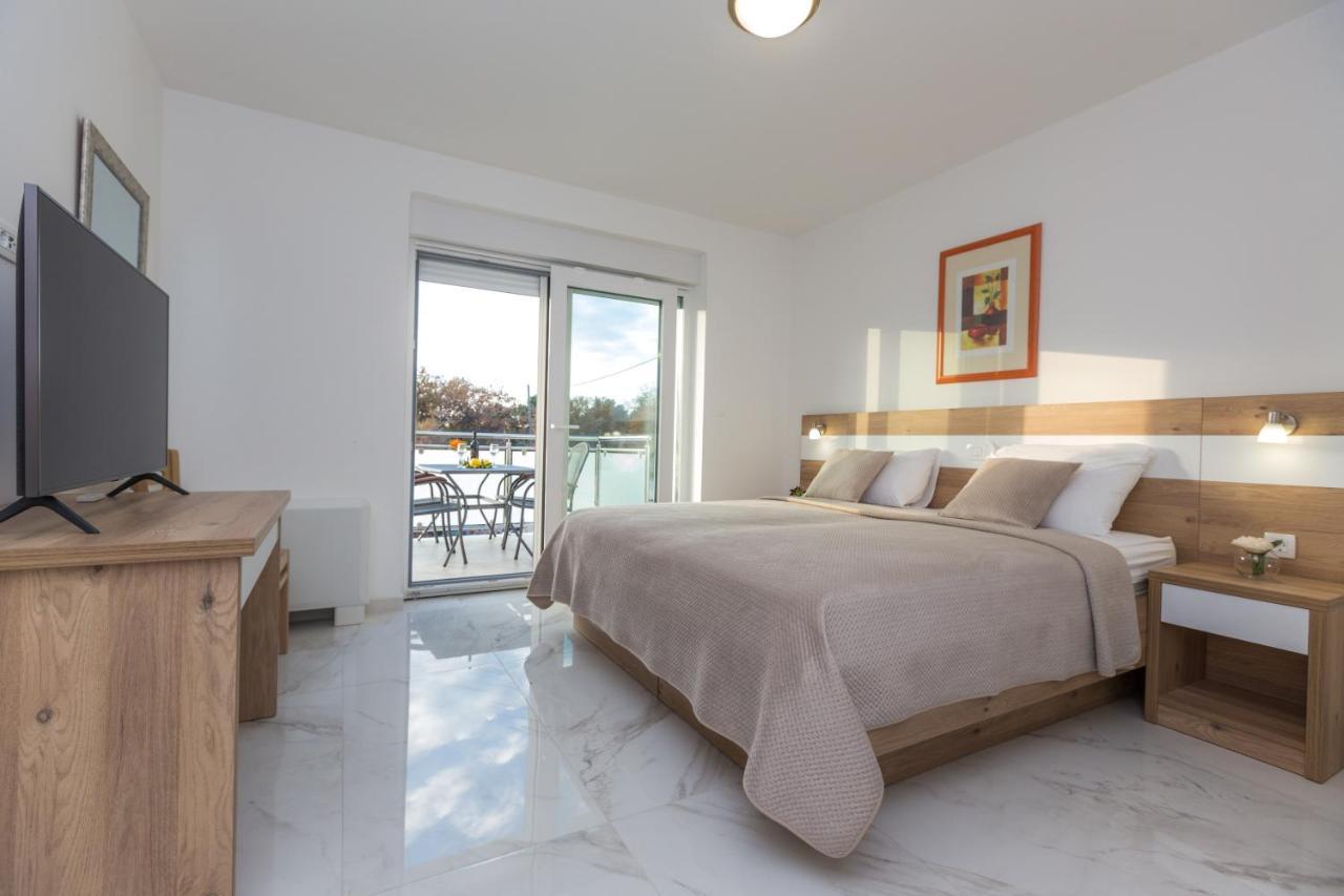 Apartmani Villa Paulo ستاريغغاد باكلينتسا المظهر الخارجي الصورة