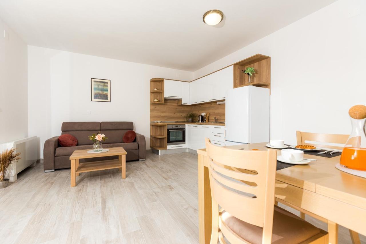 Apartmani Villa Paulo ستاريغغاد باكلينتسا المظهر الخارجي الصورة