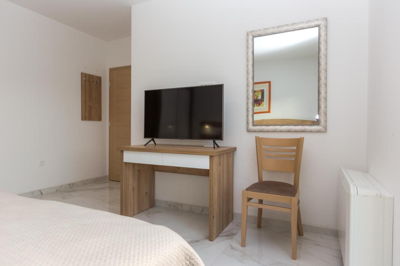 Apartmani Villa Paulo ستاريغغاد باكلينتسا المظهر الخارجي الصورة